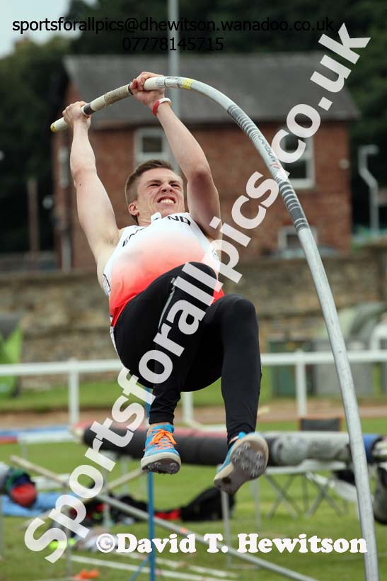 Senior mens pole vault, EAP International Combined Events, Hexham Northumberland. Photo: David T. Hewitson/Sports for All Pics